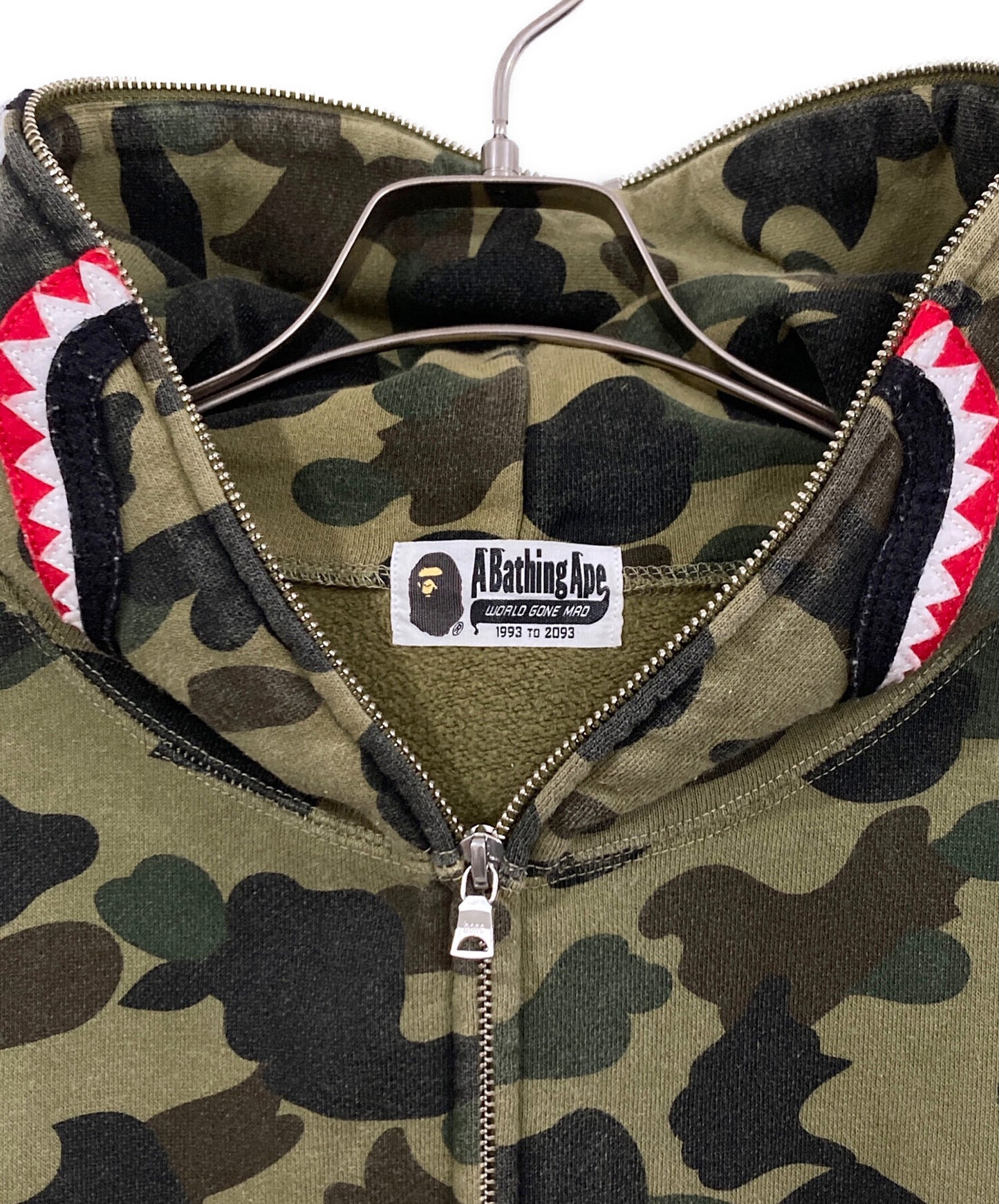[Pre-owned] A BATHING APE Shark Camo Full Zip Hoodie 001zpf302503x