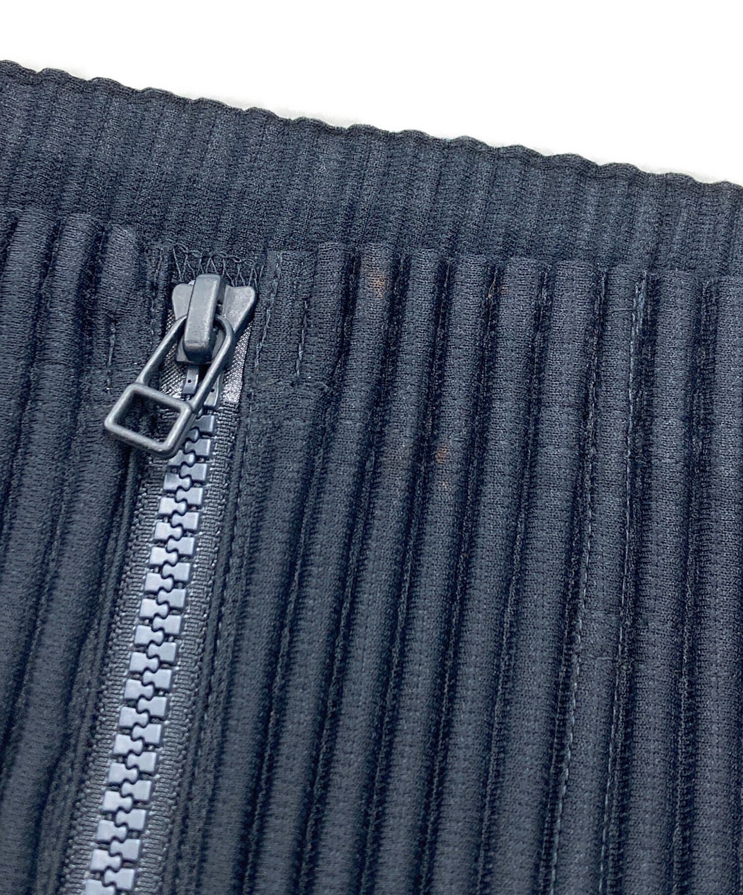 [Pre-owned] HOMME PLISSE ISSEY MIYAKE Pleated zip-up jacket HP55JL140