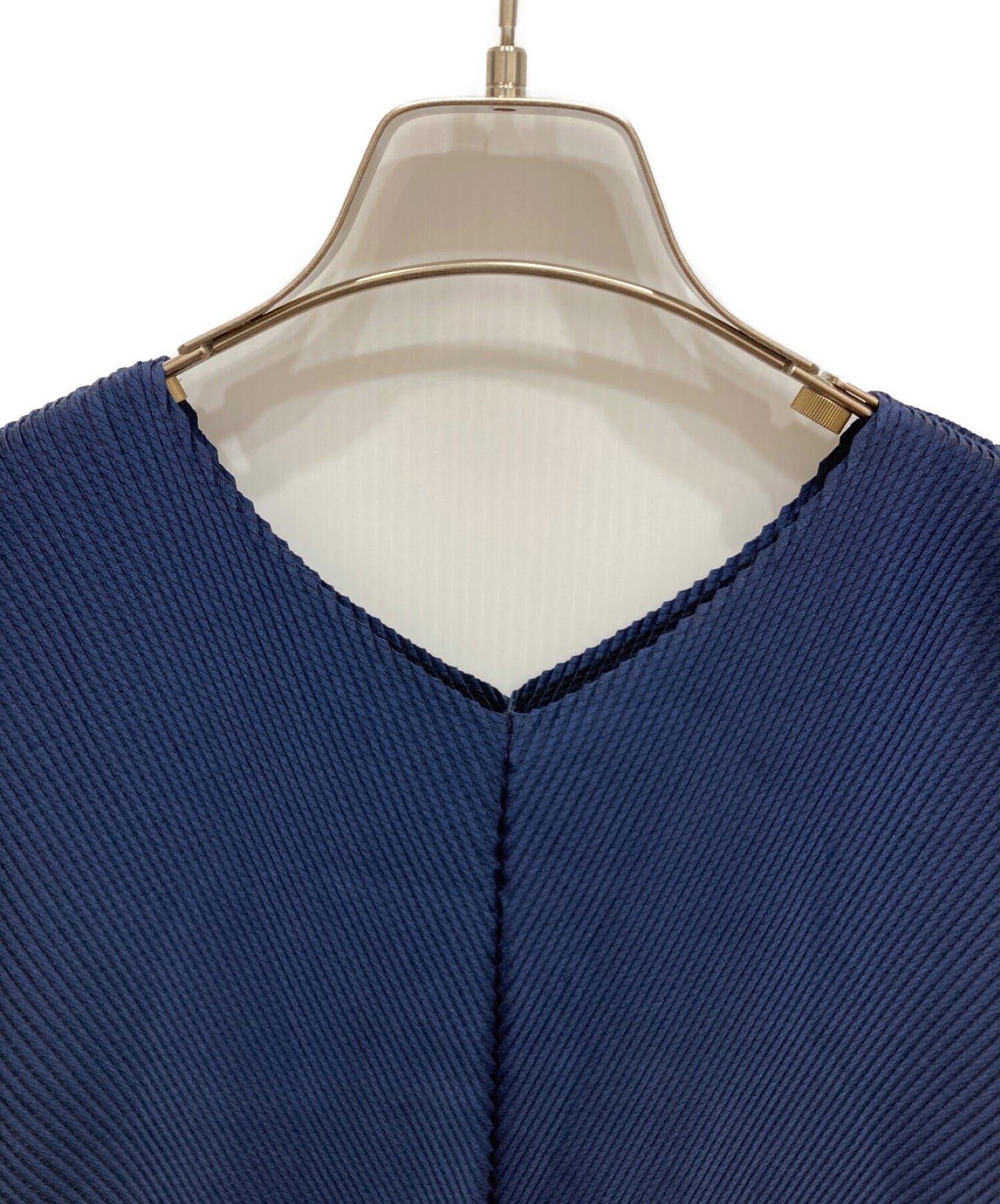 [Pre-owned] ISSEY MIYAKE Diagonal Pleats Sleeveless Dress IM52FH616