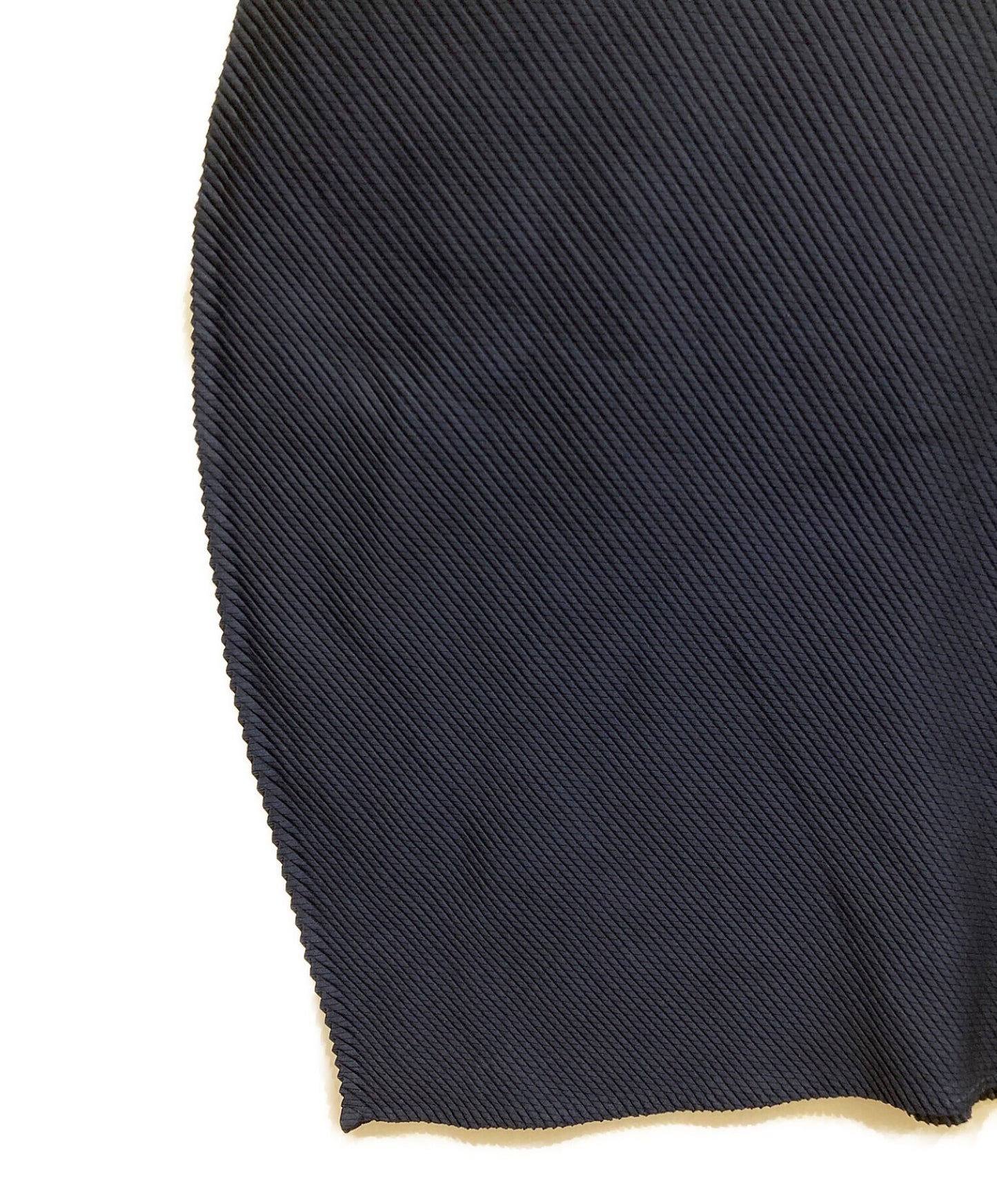 [Pre-owned] ISSEY MIYAKE Diagonal Pleats Sleeveless Dress IM52FH616