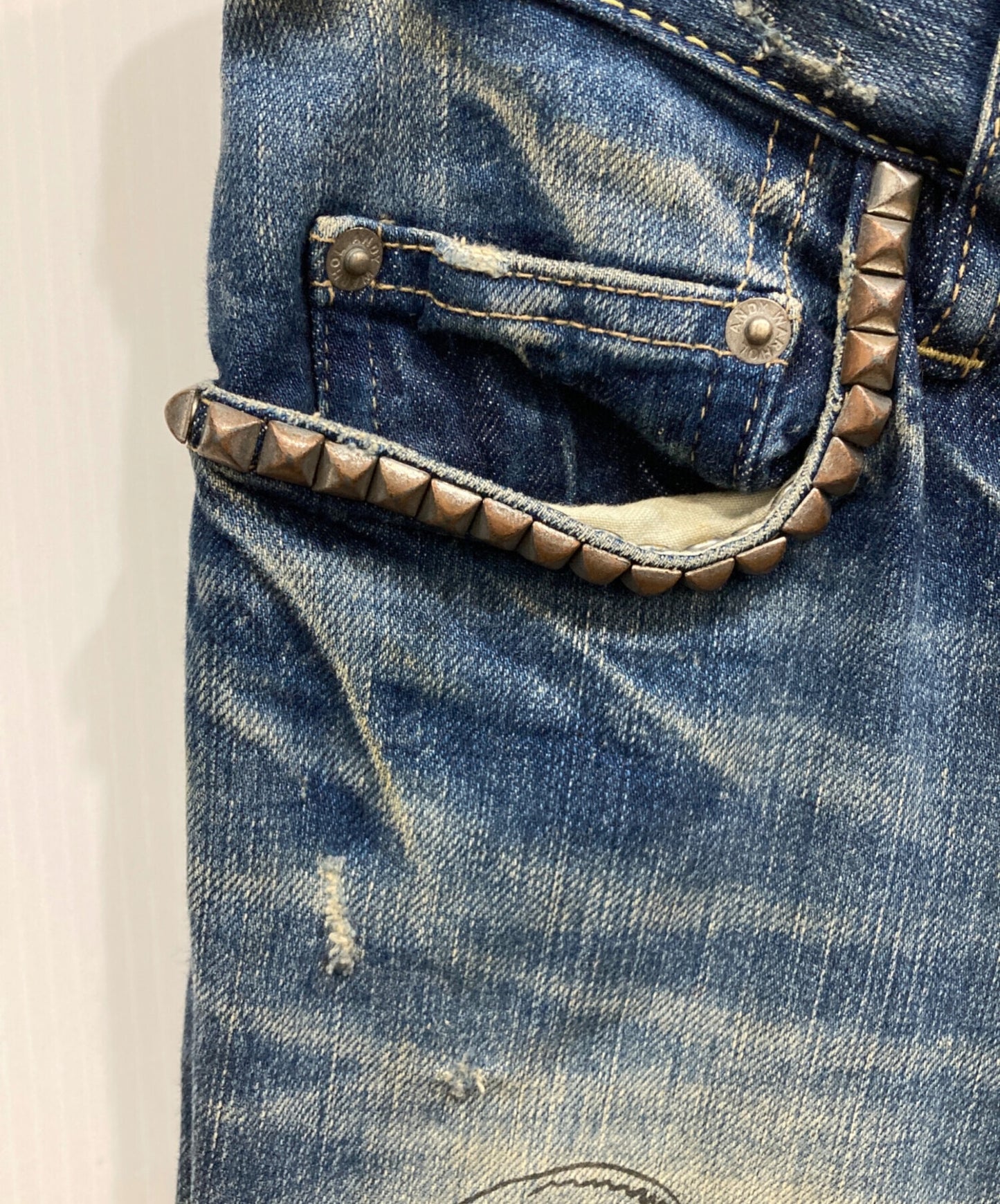 [Pre-owned] Hysteric Glamour Skull Print Studded Denim Pants 0393AP01