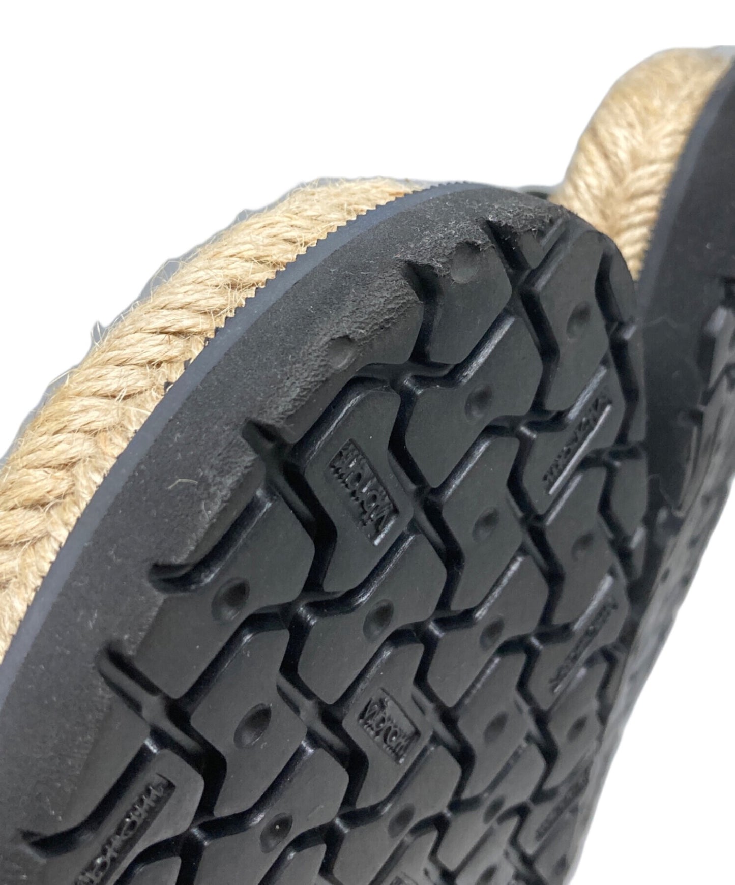 [Pre-owned] sacai Buckled Strap, Vibram Sole, Flat Sandals 20-05118