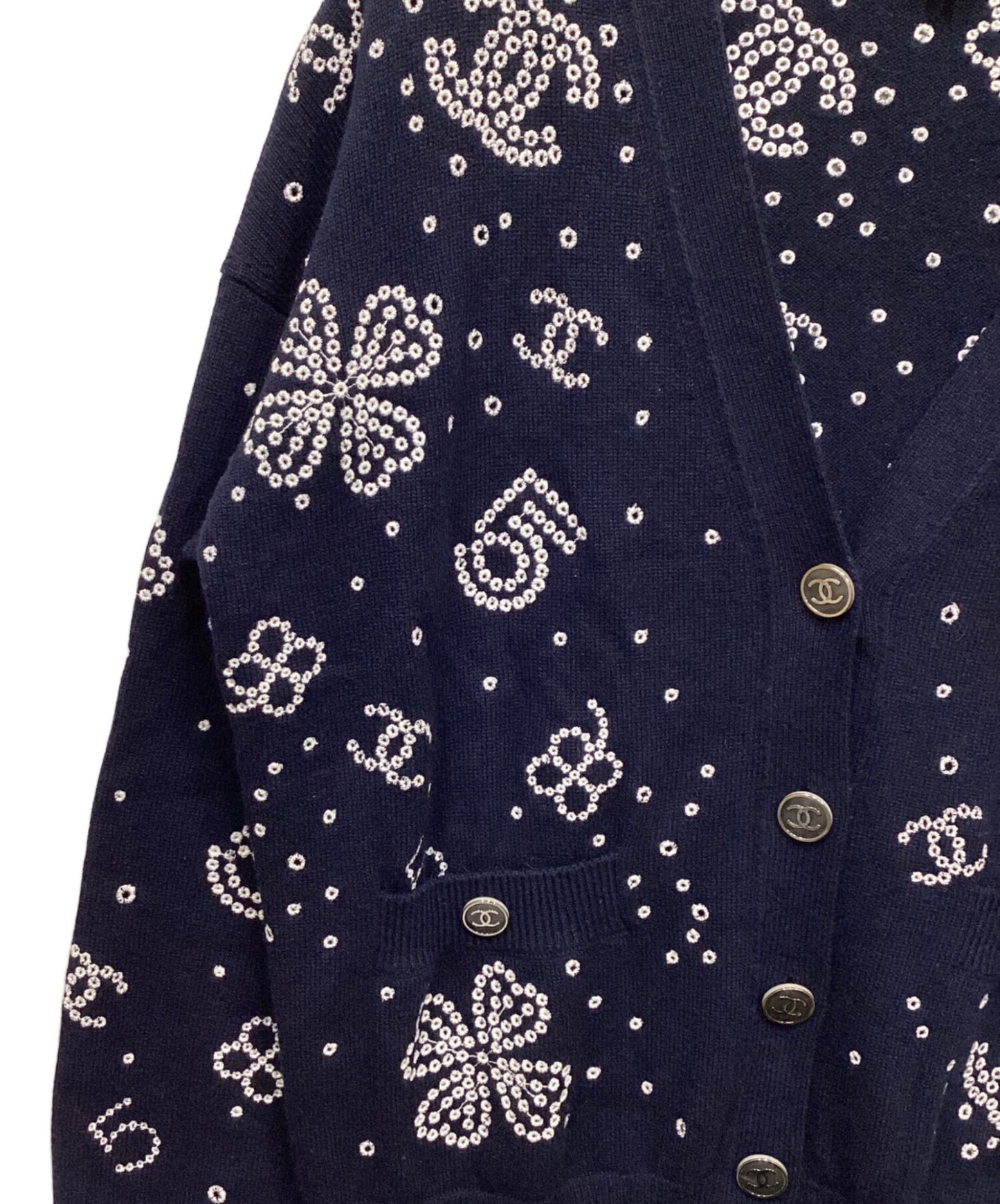 [Pre-owned] CHANEL Clover & Coco Mark Embroidered Knit Cardigan P74363K10710