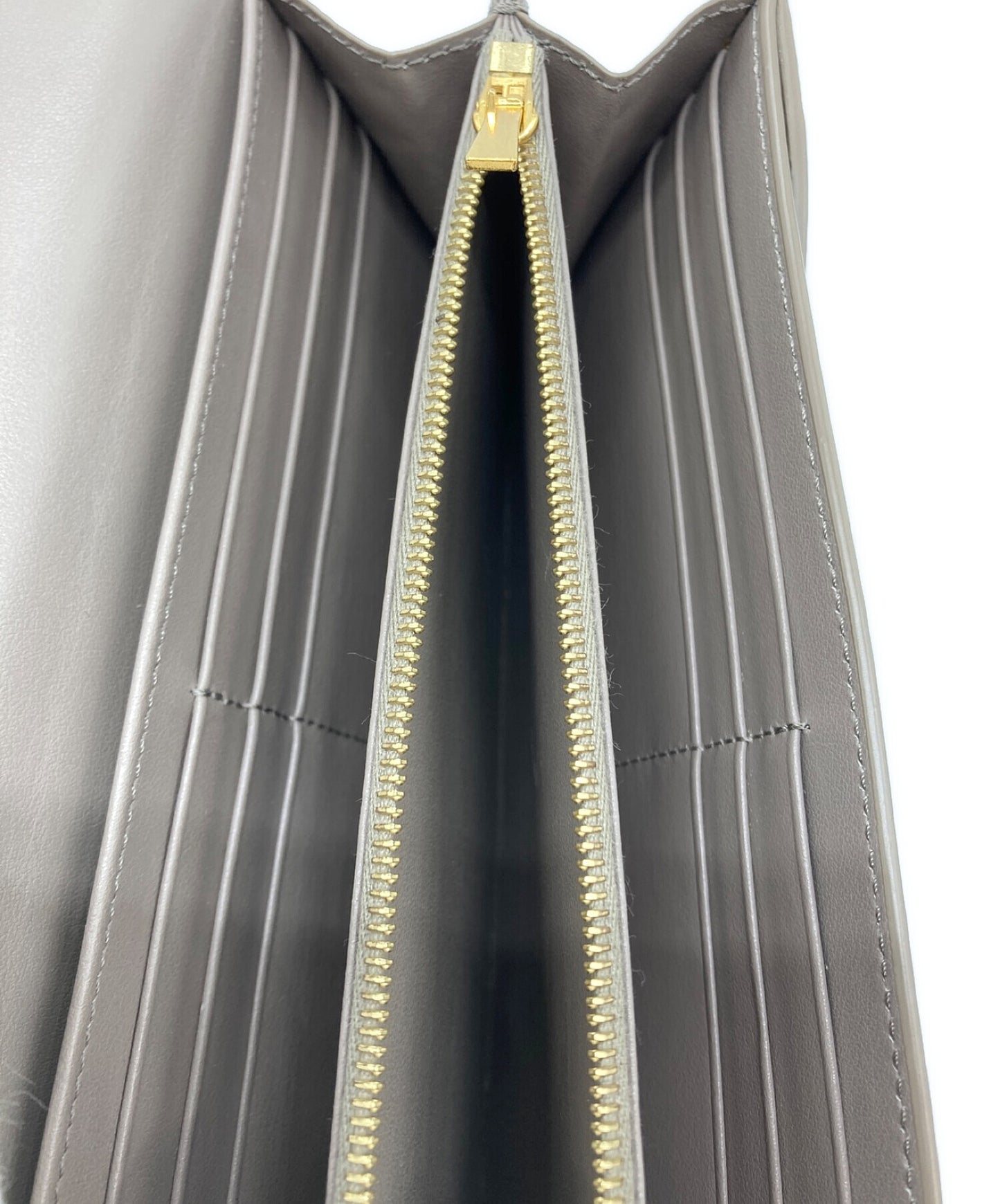[Pre-owned] CELINE long wallet 10B563BEL.10BL