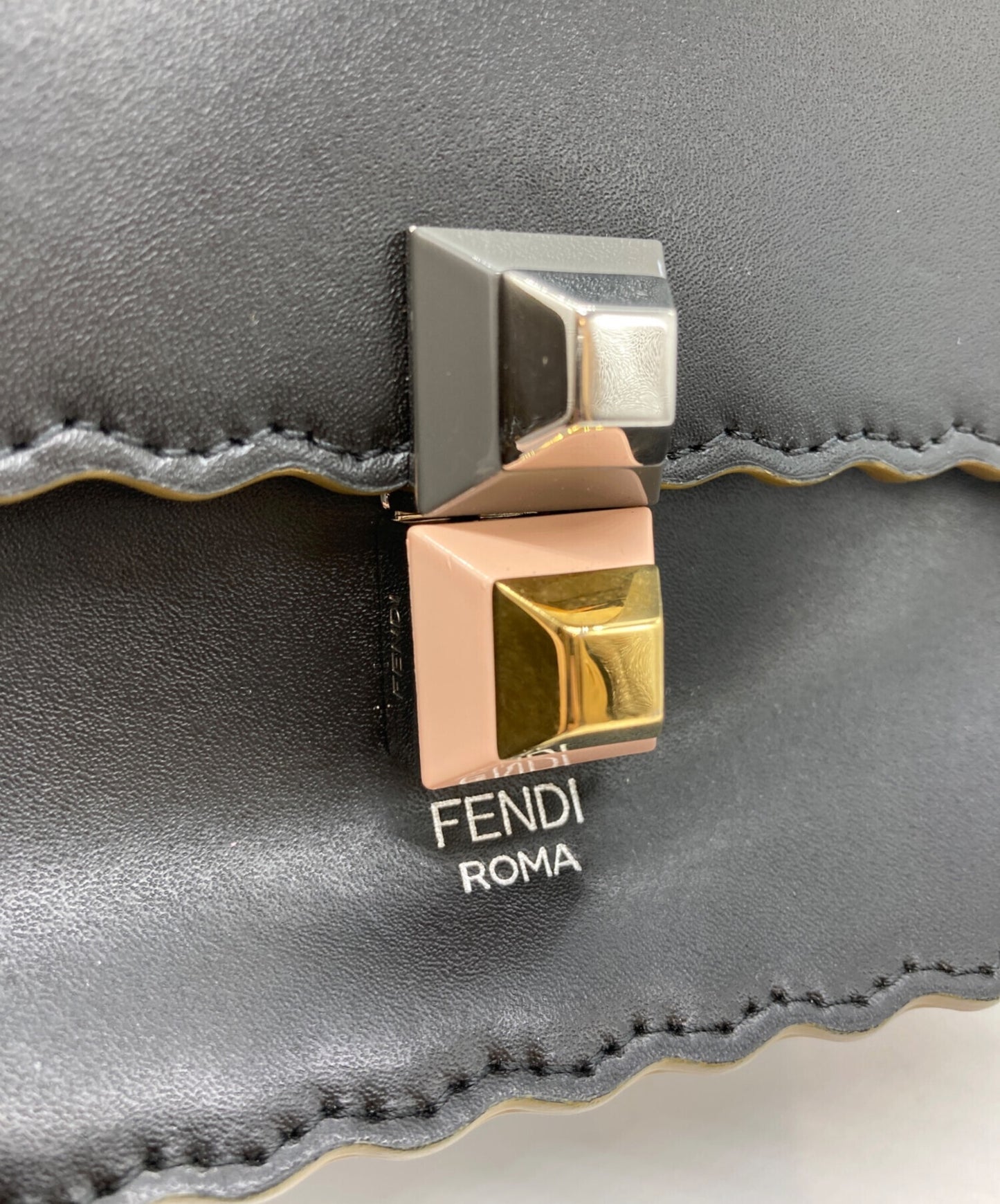 [Pre-owned] FENDI Chain shoulder bag 8M0381