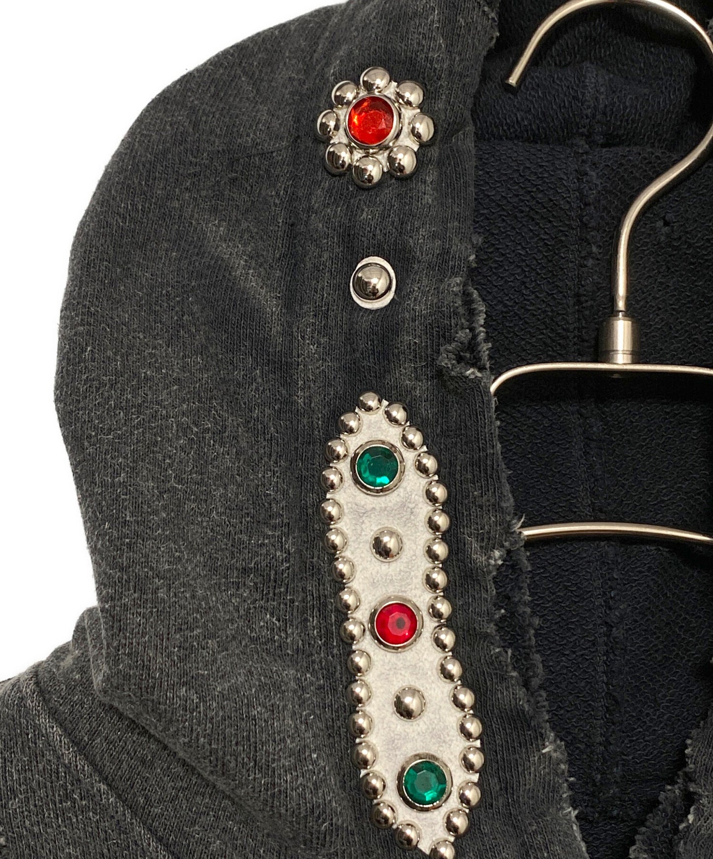 [Pre-owned] KAPITAL Lined Fur Thriller Damage Hooded Sweatshirt (Studded Remake) K2411LC136