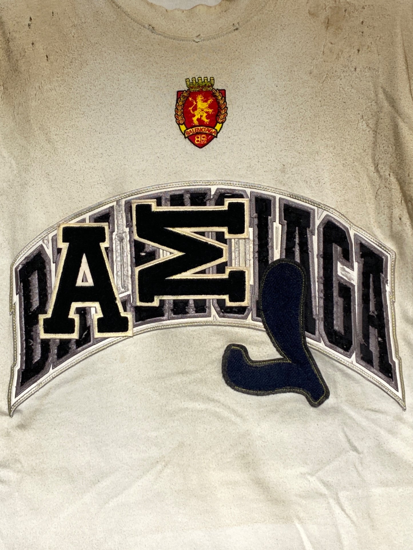 [Pre-owned] BALENCIAGA Crushed Dust Finished Wappen T-Shirt 739028 TOVN2