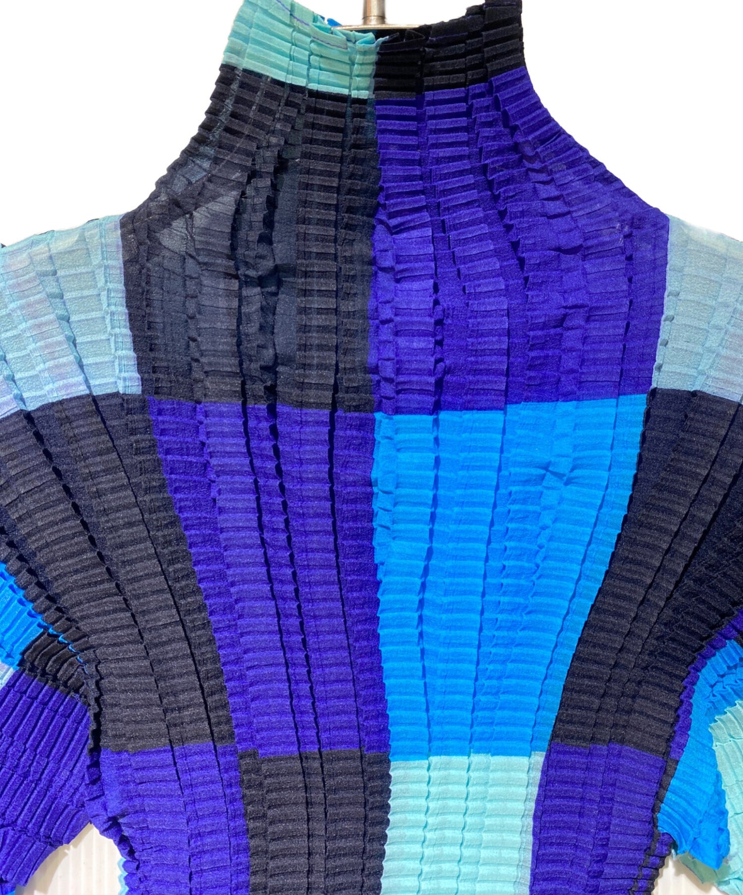 [Pre-owned] PLEATS PLEASE high-necked cut and sewn IM71-FJ941