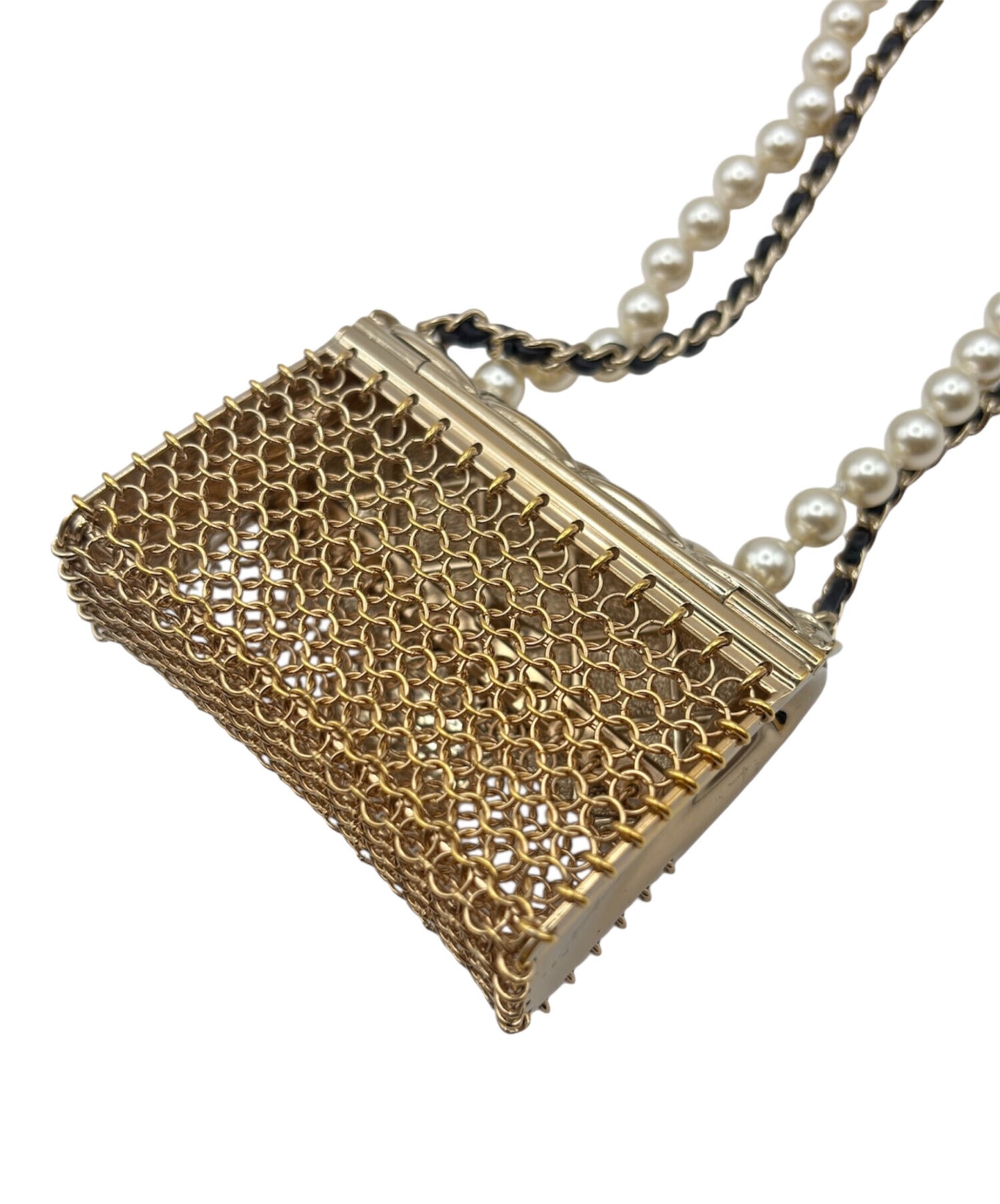 [Pre-owned] CHANEL Matelasse bag motif, fake pearl, long Necklace Accessories White Silver Matelasse bag motif fake pearl necklace / pearl necklace / costume jewelry