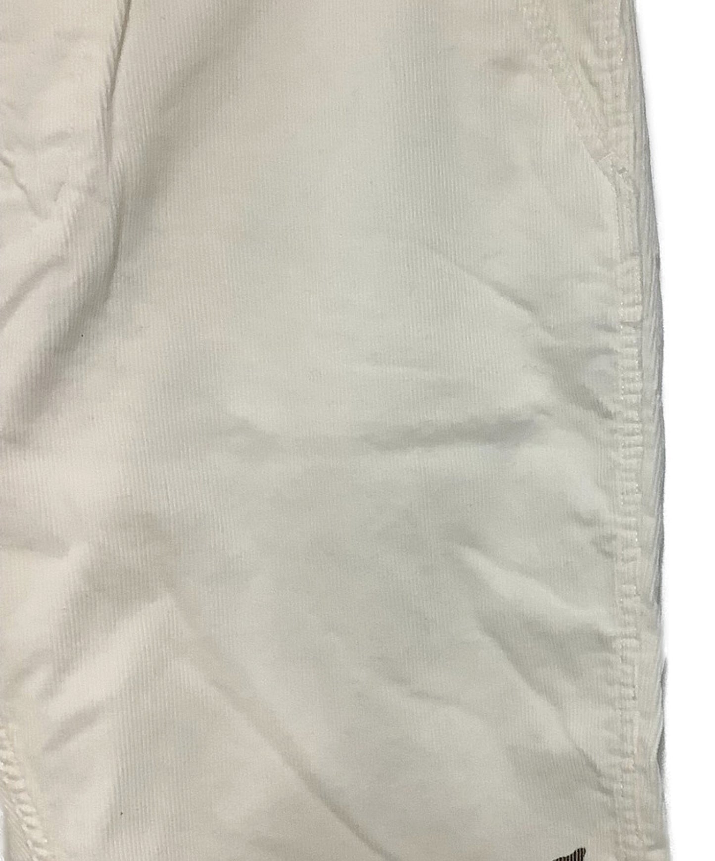 กางเกงครึ่งผ้าลูกฟูกทำจากมนุษย์