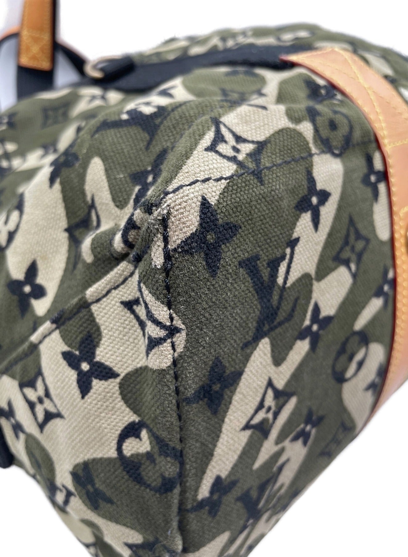 Louis Vuitton Monogram Camouflage ถาด M95783