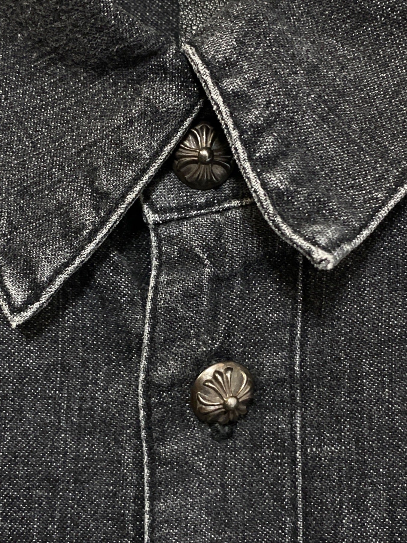 [Pre-owned] CHROME HEARTS Silver Button Denim Shirt 2211-304-4872