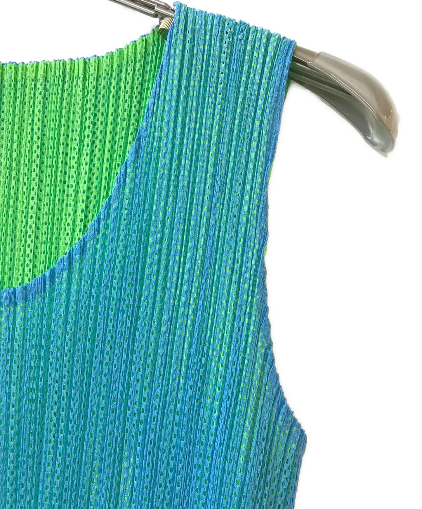 Pleats請分層打pleated網狀無袖切割和縫製PP02-JK601
