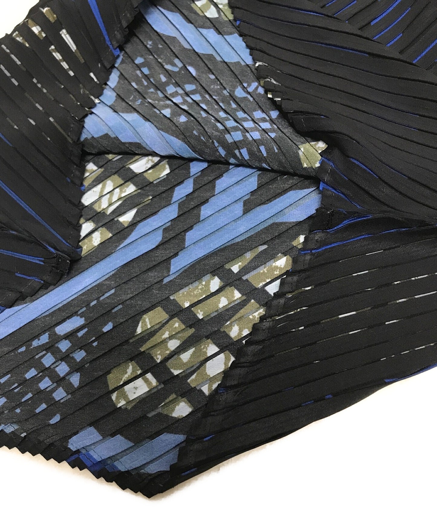 Issey Miyake Diagonal Design Print Print Pleated Blouse 평면 총 패턴 수정 스트레치 레이어 1M71FJ165
