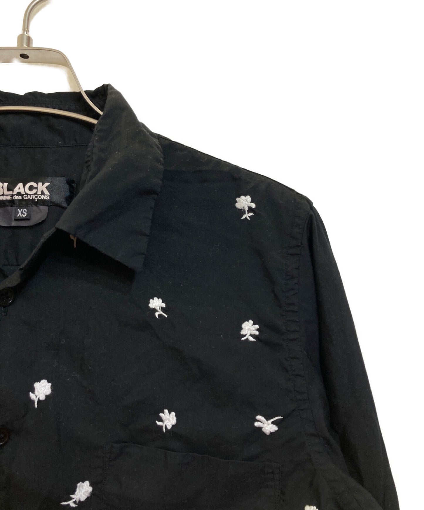 黑色COMME DES GARCONS花卉刺绣衬衫1M-B001