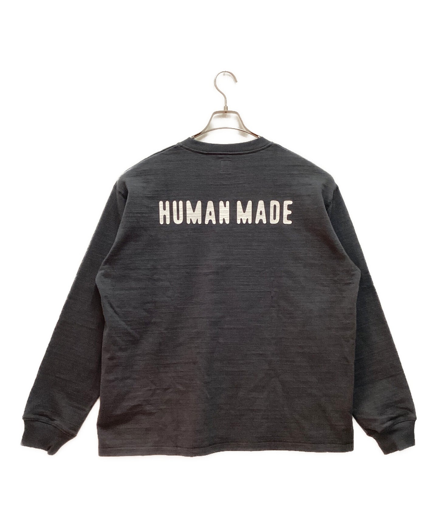인간의 대형 Henley Neck L / S 티셔츠 / 대형 Henry Neck Long Sleeve 티셔츠 백 로고 하트 버튼 HM26CS013