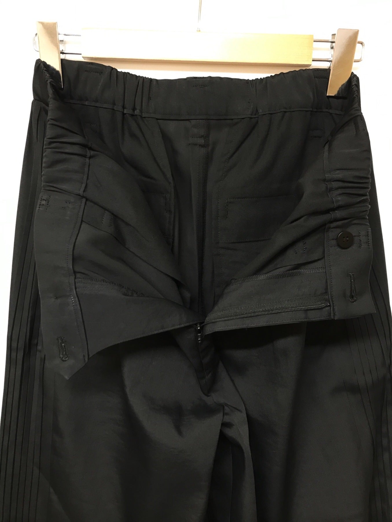 Pre-owned] ISSEY MIYAKE MEN side-pleated pants LA31FF152 – Archive