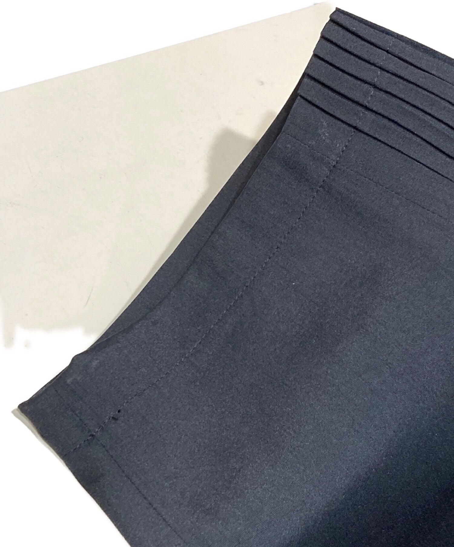 [Pre-owned] ISSEY MIYAKE MEN side-pleated pants LA31FF152