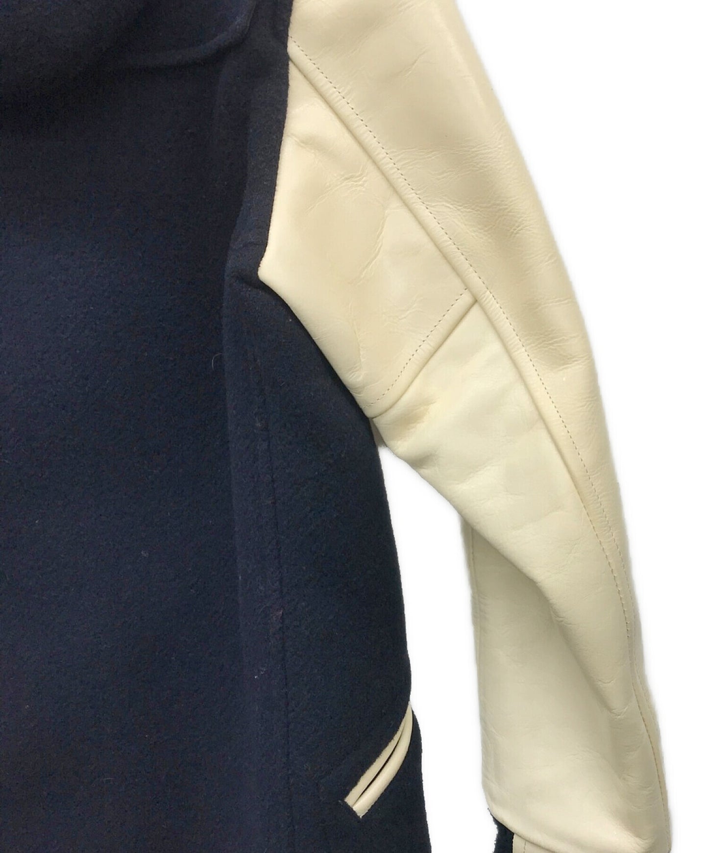 Comme des Garcons Junya Watanabe Man Duffel Coat with Varsity Jacket UJ-C001과 같은 송아지 가죽 소매