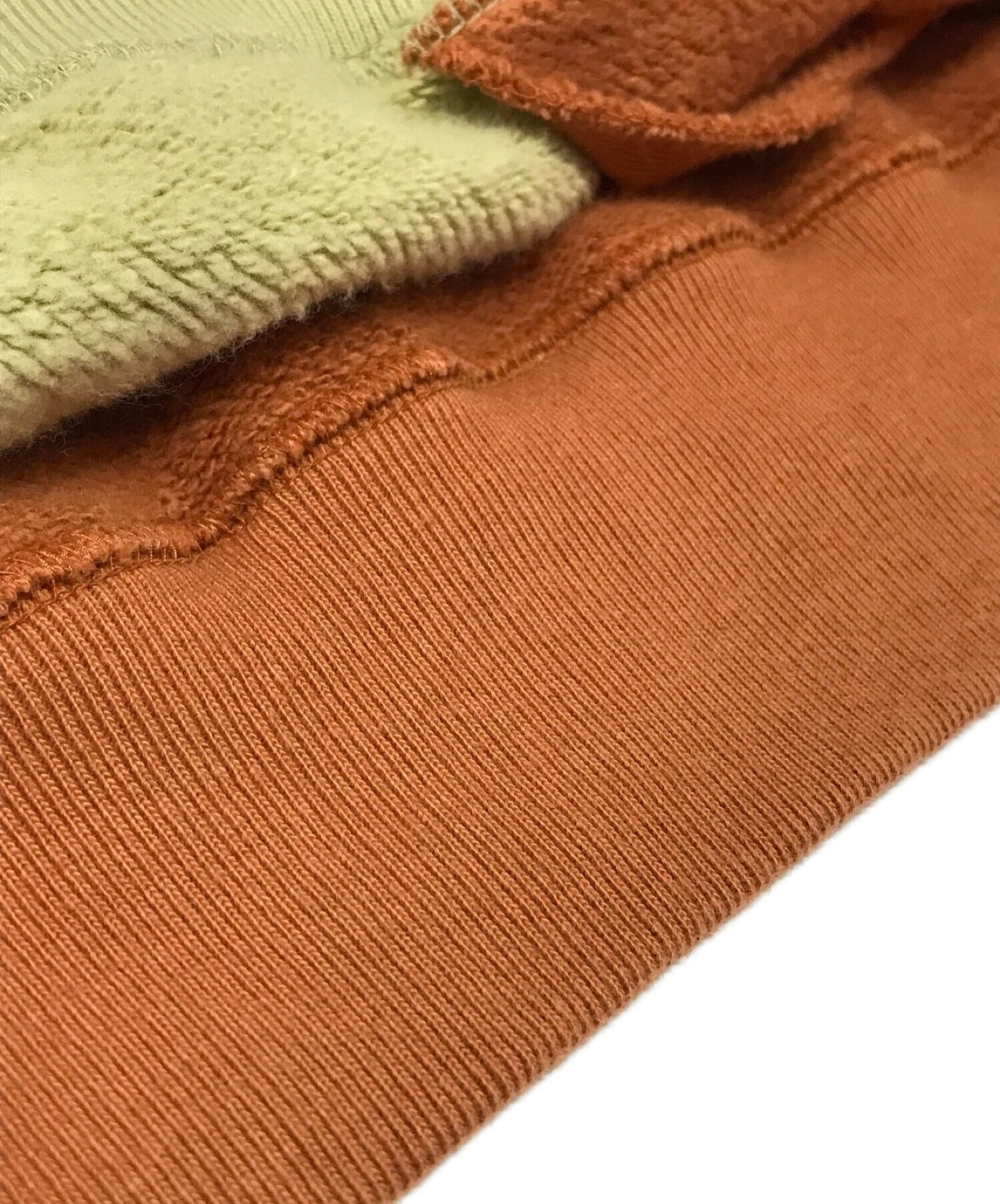 비밀 클록 워크 오렌지 패널 터틀넥 프린트 스웨트 셔츠 UCX4805-1