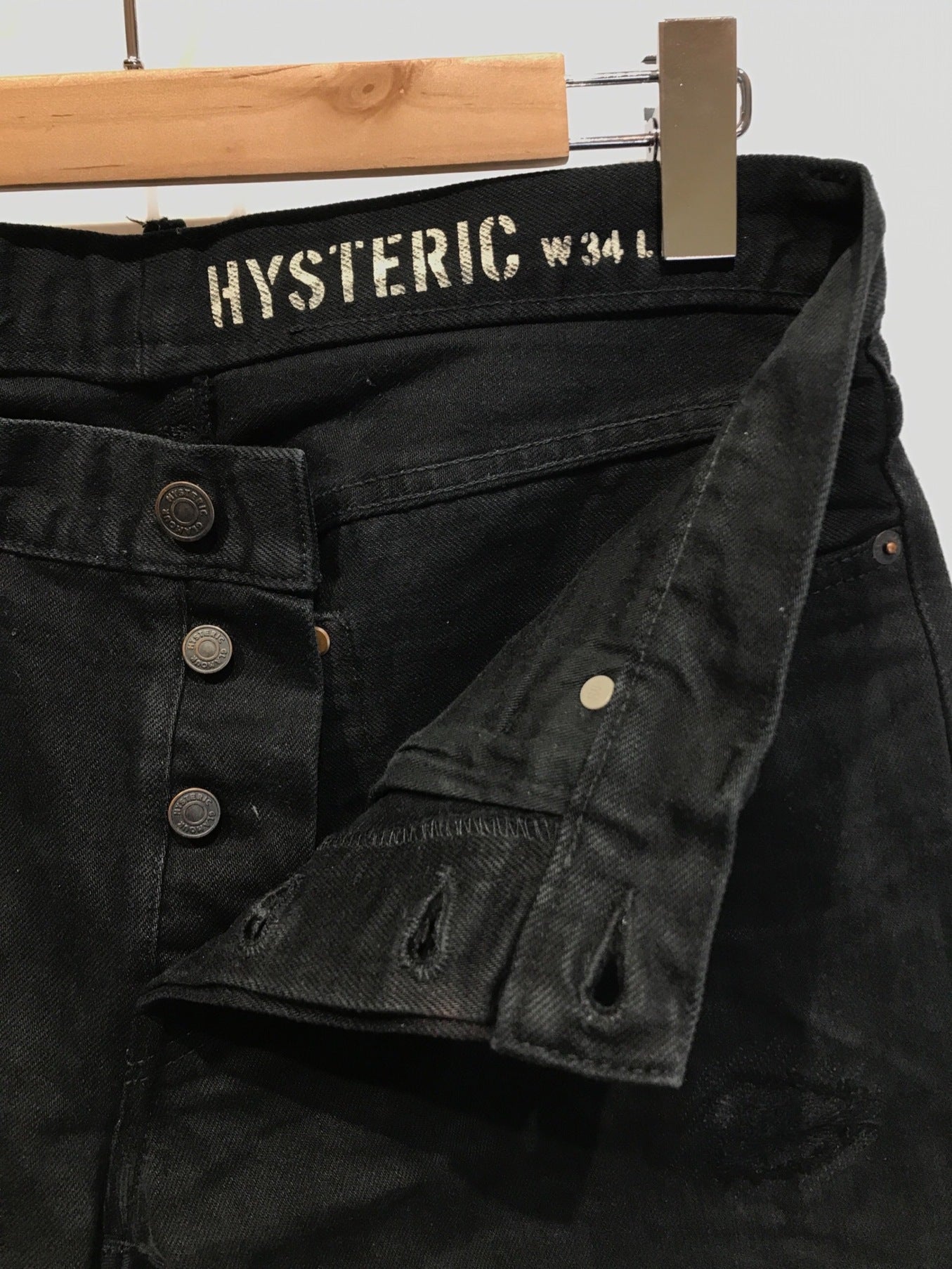 [Pre-owned] Hysteric Glamour Studded black denim pants 0243AP16