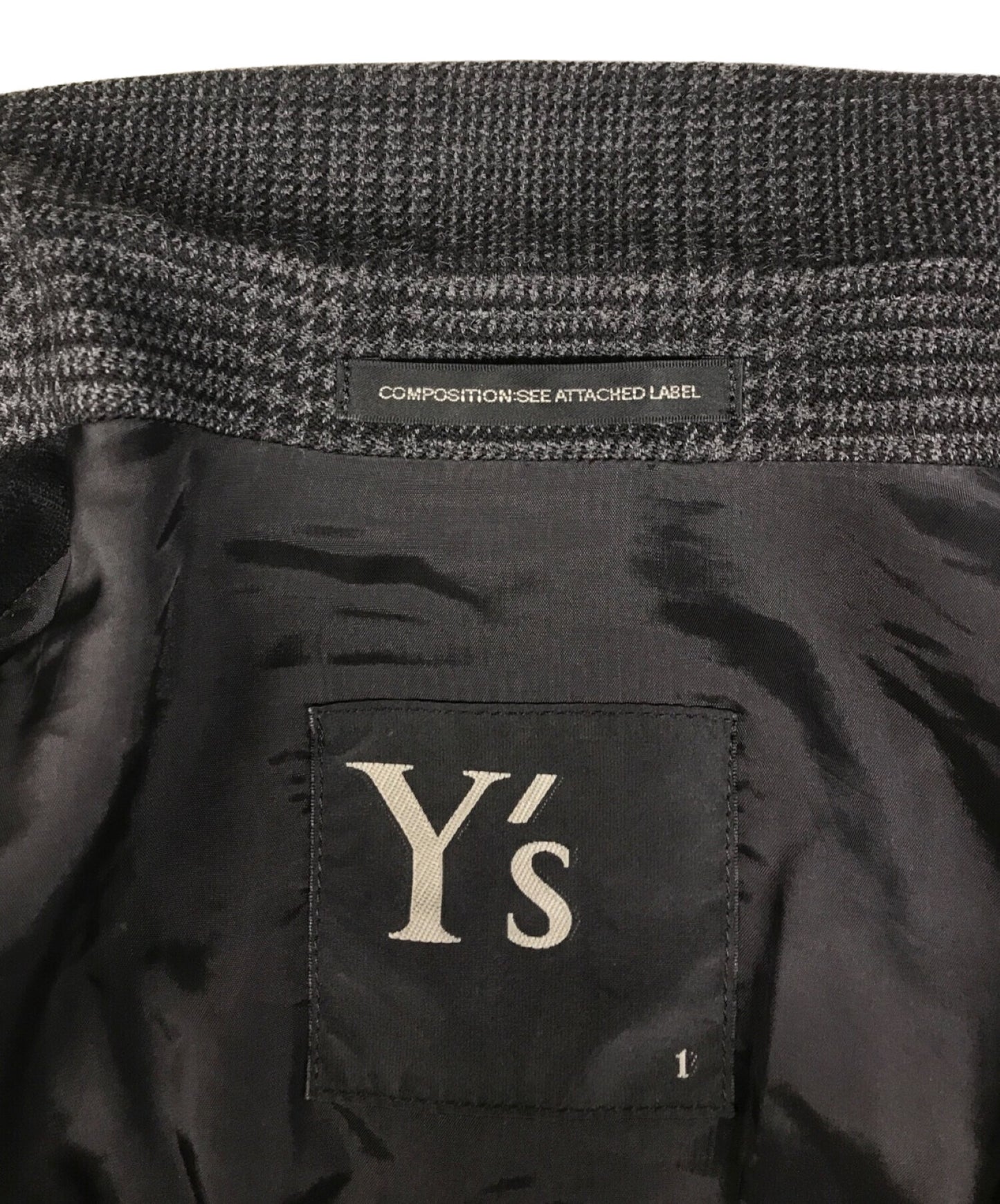 Y의 층상 디자인 재킷